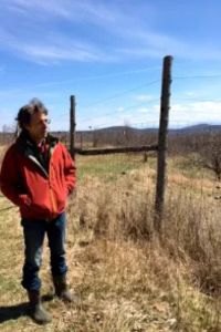 044 Sebastian Lousada at Flag Hill Farm orchard hill top