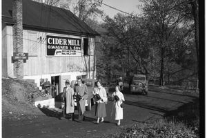 Ep 302 Cider Chat |  Dexter Cider Mill 1955